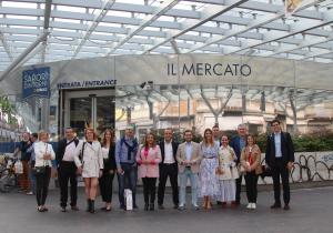 Grupo de la visita al mercado Sapore Dintorti